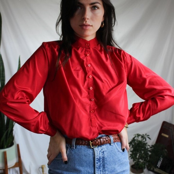 Red blouse - Picture 14 of 15